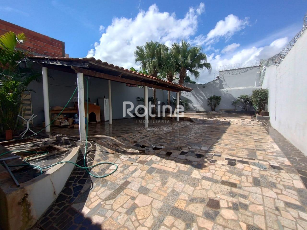 Casa para alugar, 3 quartos em Uberlândia no bairro Brasil no valor de R$ 3.800,00 - Rotina Imobiliária: 