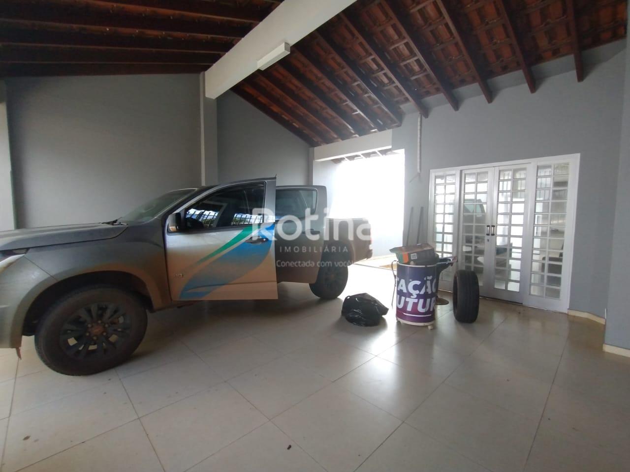 Casa para alugar, 3 quartos em Uberlândia no bairro Brasil no valor de R$ 3.800,00 - Rotina Imobiliária: 