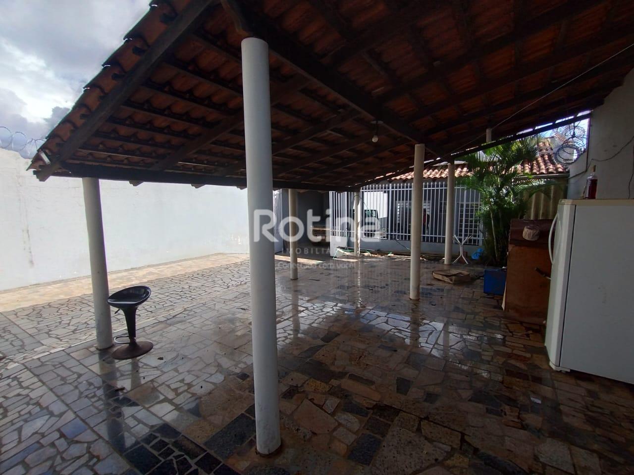 Casa para alugar, 3 quartos em Uberlândia no bairro Brasil no valor de R$ 3.800,00 - Rotina Imobiliária: 