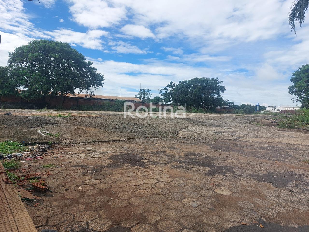 Área para alugar, em Uberlândia no bairro Minas Gerais no valor de R$ 18.000,00 - Rotina Imobiliária: 