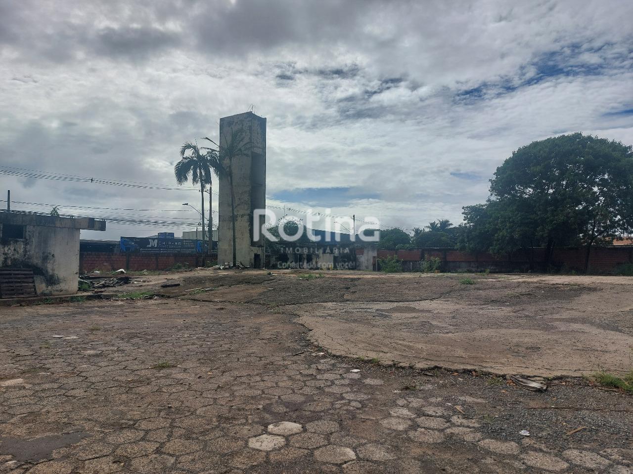 Área para alugar, em Uberlândia no bairro Minas Gerais no valor de R$ 18.000,00 - Rotina Imobiliária: 
