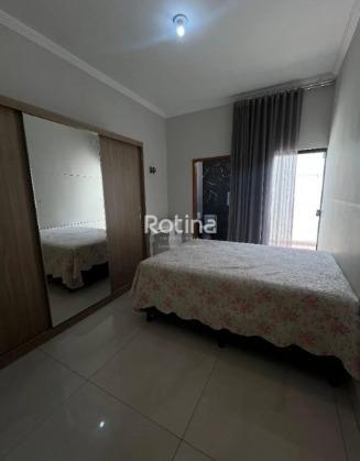 Casa para alugar, 3 quartos em Uberlândia no bairro Jardim Brasília no valor de R$ 3.000,00 - Rotina Imobiliária: 