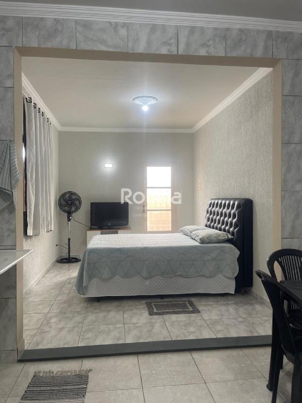 Kitnet para alugar, 1 quarto em Uberlândia no bairro Custódio Pereira no valor de R$ 1.500,00 - Rotina Imobiliária: 