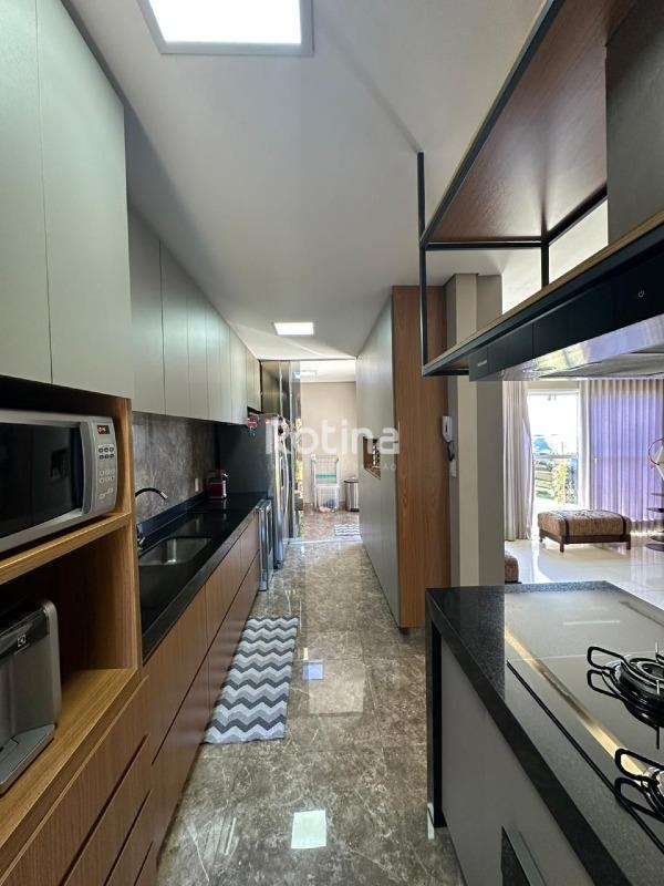 Casa Condomínio Fechado à venda, 3 quartos em Uberlândia no bairro Laranjeiras no valor de R$ 1.190.000,00 - Rotina Imobiliária: 