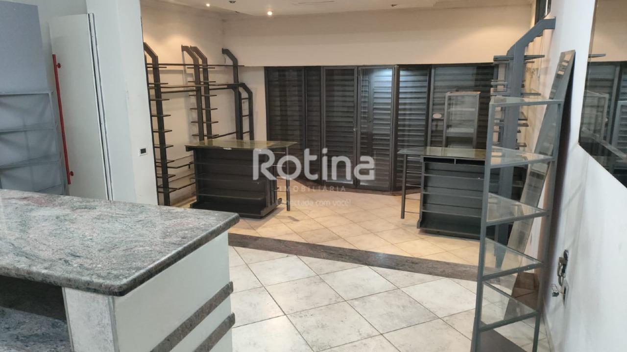 Comercial para alugar, em Uberlândia no bairro Nossa Senhora Aparecida no valor de R$ 2.000,00 - Rotina Imobiliária: 
