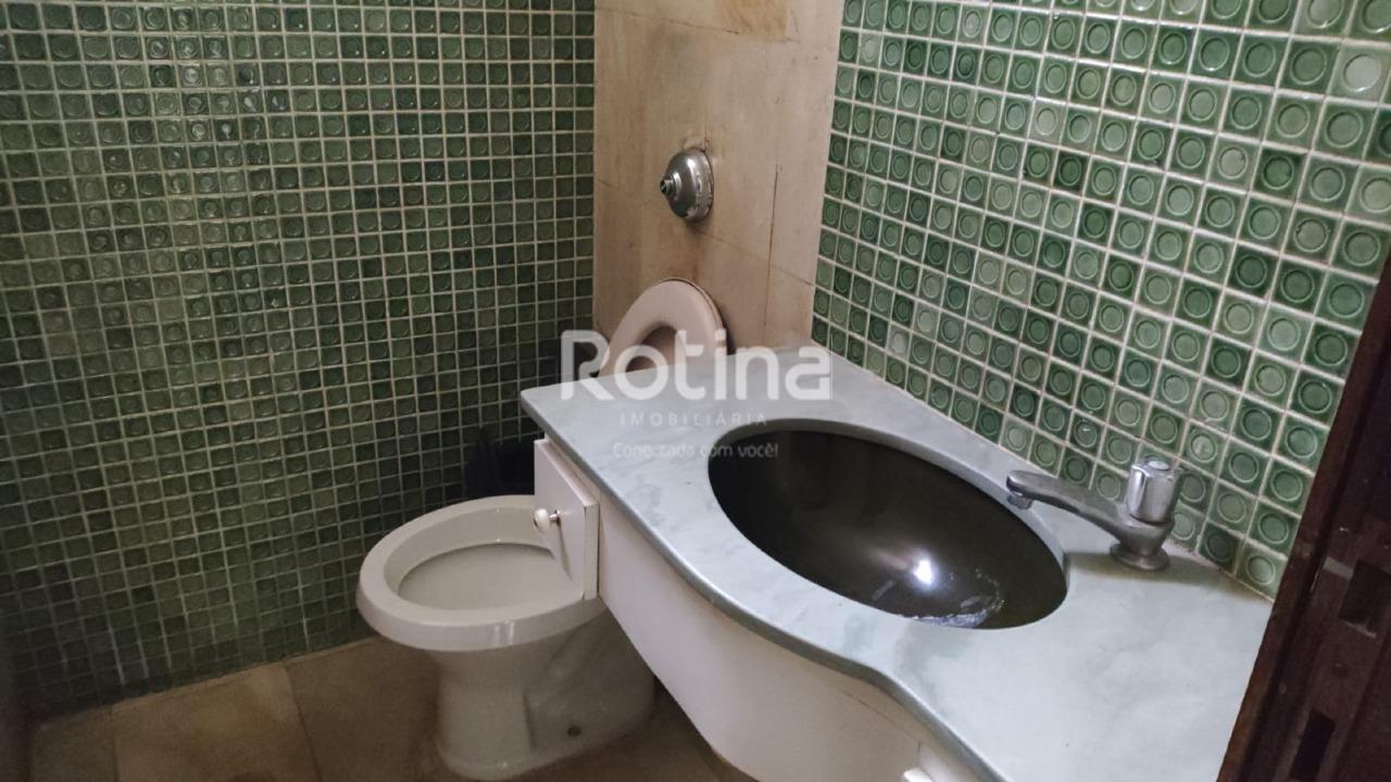 Comercial para alugar, em Uberlândia no bairro Nossa Senhora Aparecida no valor de R$ 2.000,00 - Rotina Imobiliária: 