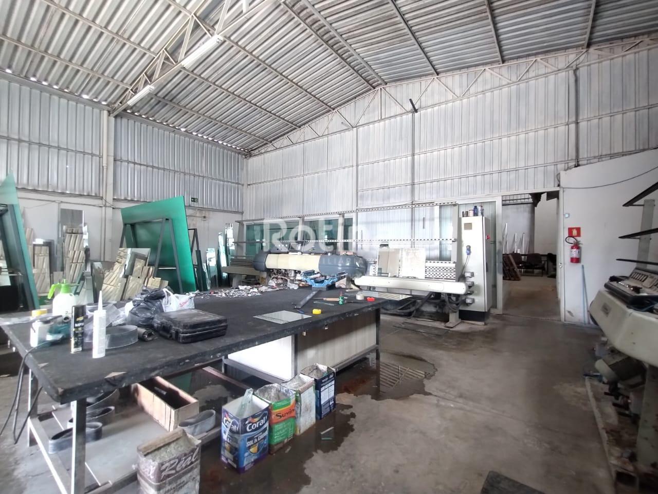 Galpão para alugar, em Uberlândia no bairro Pacaembu no valor de R$ 6.000,00 - Rotina Imobiliária: 