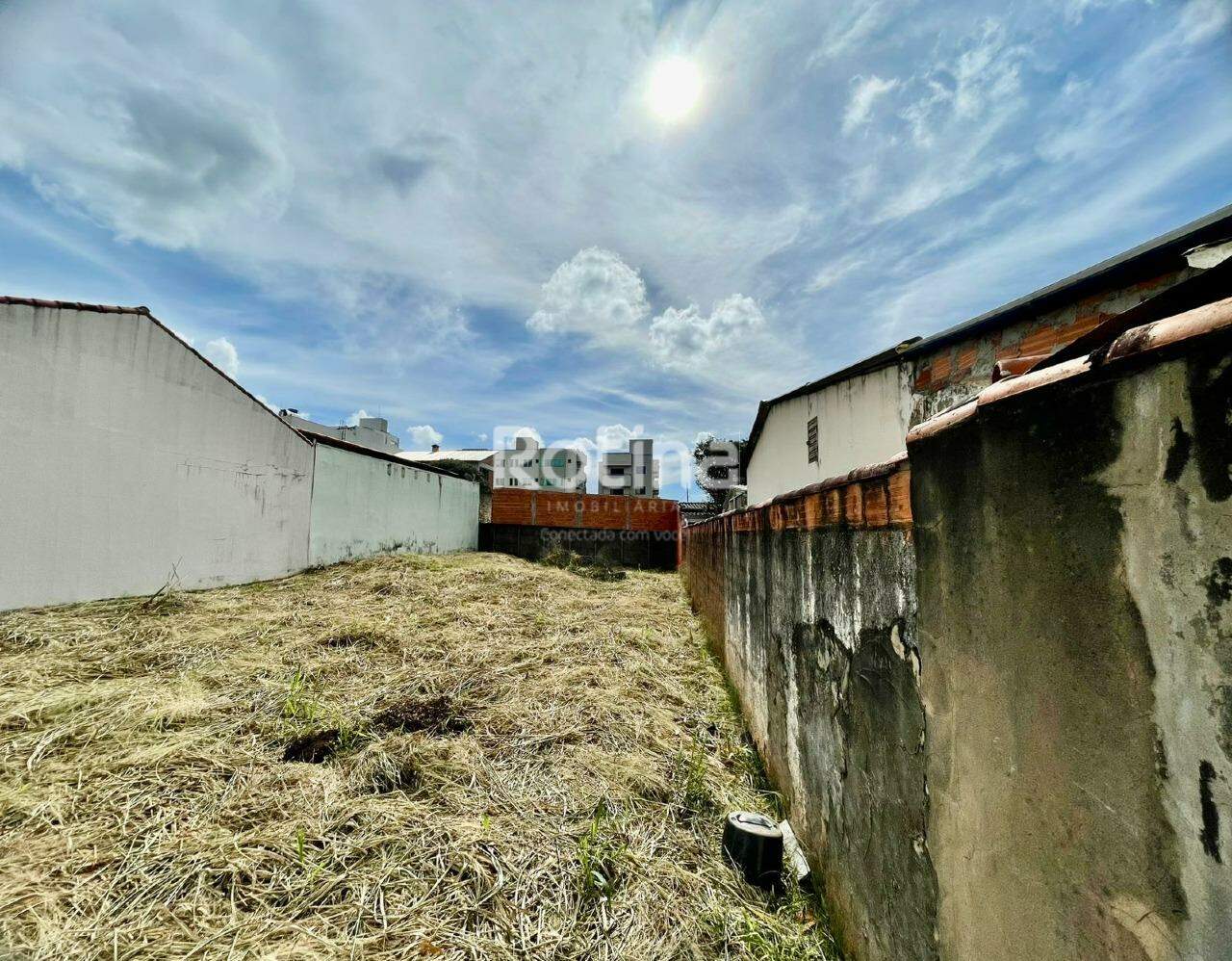 Terreno à venda, em Uberlândia no bairro Santa Mônica no valor de R$ 420.000,00 - Rotina Imobiliária: 