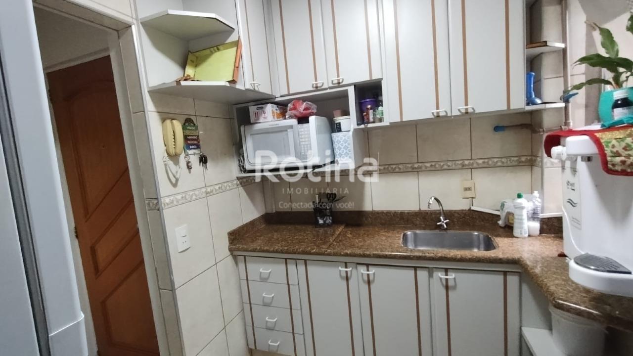 Apartamento para alugar, 3 quartos em Uberlândia no bairro Custódio Pereira no valor de R$ 2.000,00 - Rotina Imobiliária: 