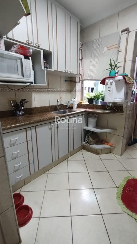 Apartamento para alugar, 3 quartos em Uberlândia no bairro Custódio Pereira no valor de R$ 2.000,00 - Rotina Imobiliária: 