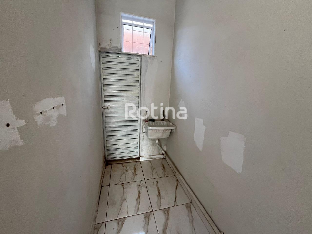 Comercial para alugar, em Uberlândia no bairro Mansour no valor de R$ 2.200,00 - Rotina Imobiliária: 