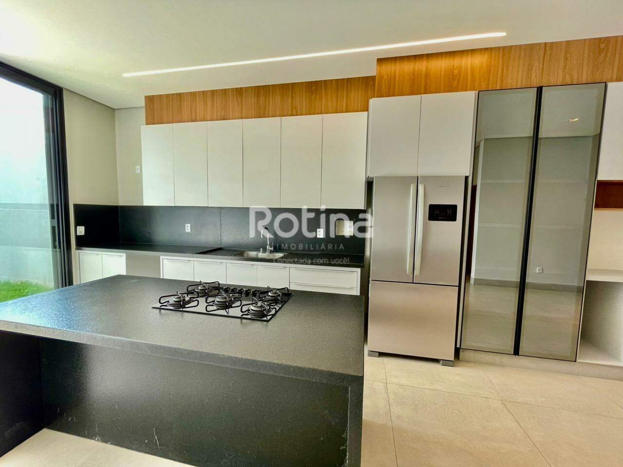 Casa à venda, 3 quartos em Uberlândia no bairro Jardim Botânico no valor de R$ 1.000.000,00 - Rotina Imobiliária: 