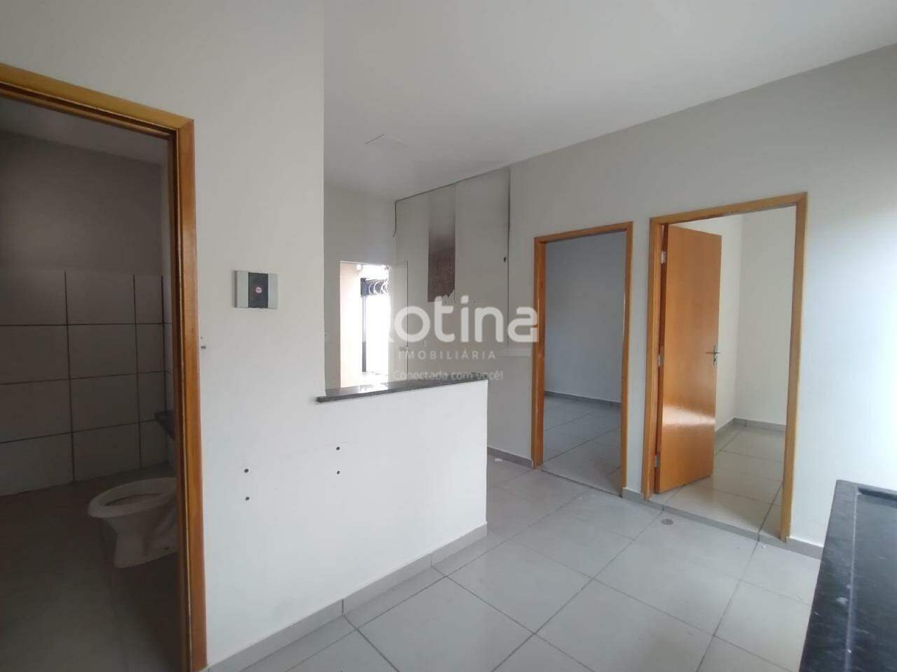Casa para alugar, 3 quartos em Uberlândia no bairro Luizote de Freitas no valor de R$ 1.700,00 - Rotina Imobiliária: 