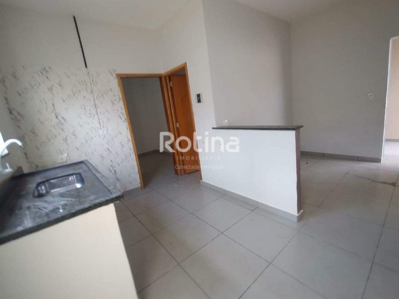 Casa para alugar, 3 quartos em Uberlândia no bairro Luizote de Freitas no valor de R$ 1.700,00 - Rotina Imobiliária: 