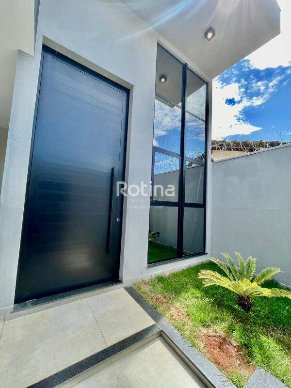Casa para alugar, 3 quartos em Uberlândia no bairro Granada no valor de R$ 9.500,00 - Rotina Imobiliária: 