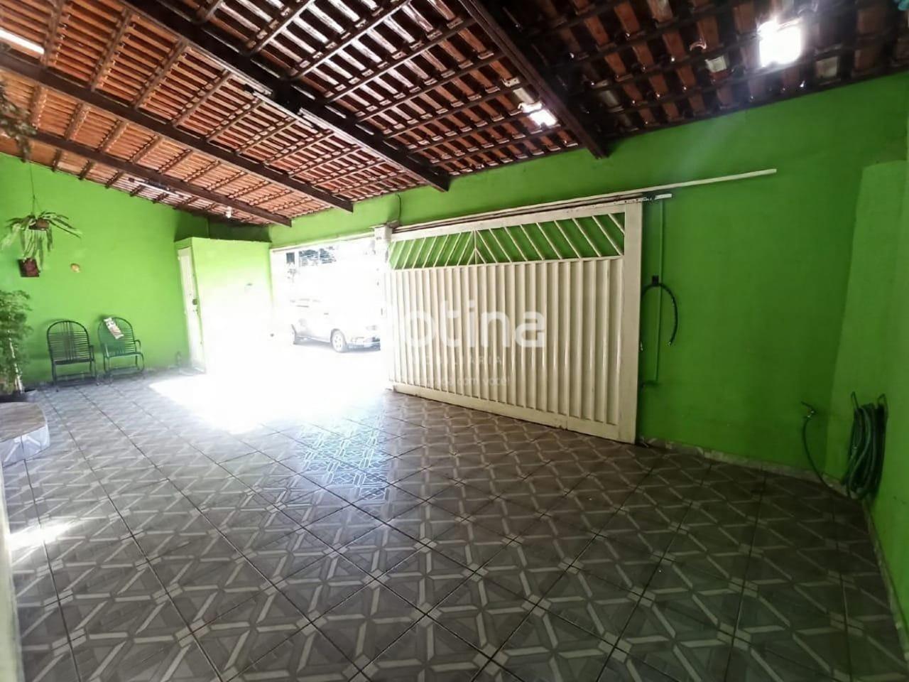 Casa à venda, 3 quartos em Uberlândia no bairro Minas Gerais no valor de R$ 500.000,00 - Rotina Imobiliária: 