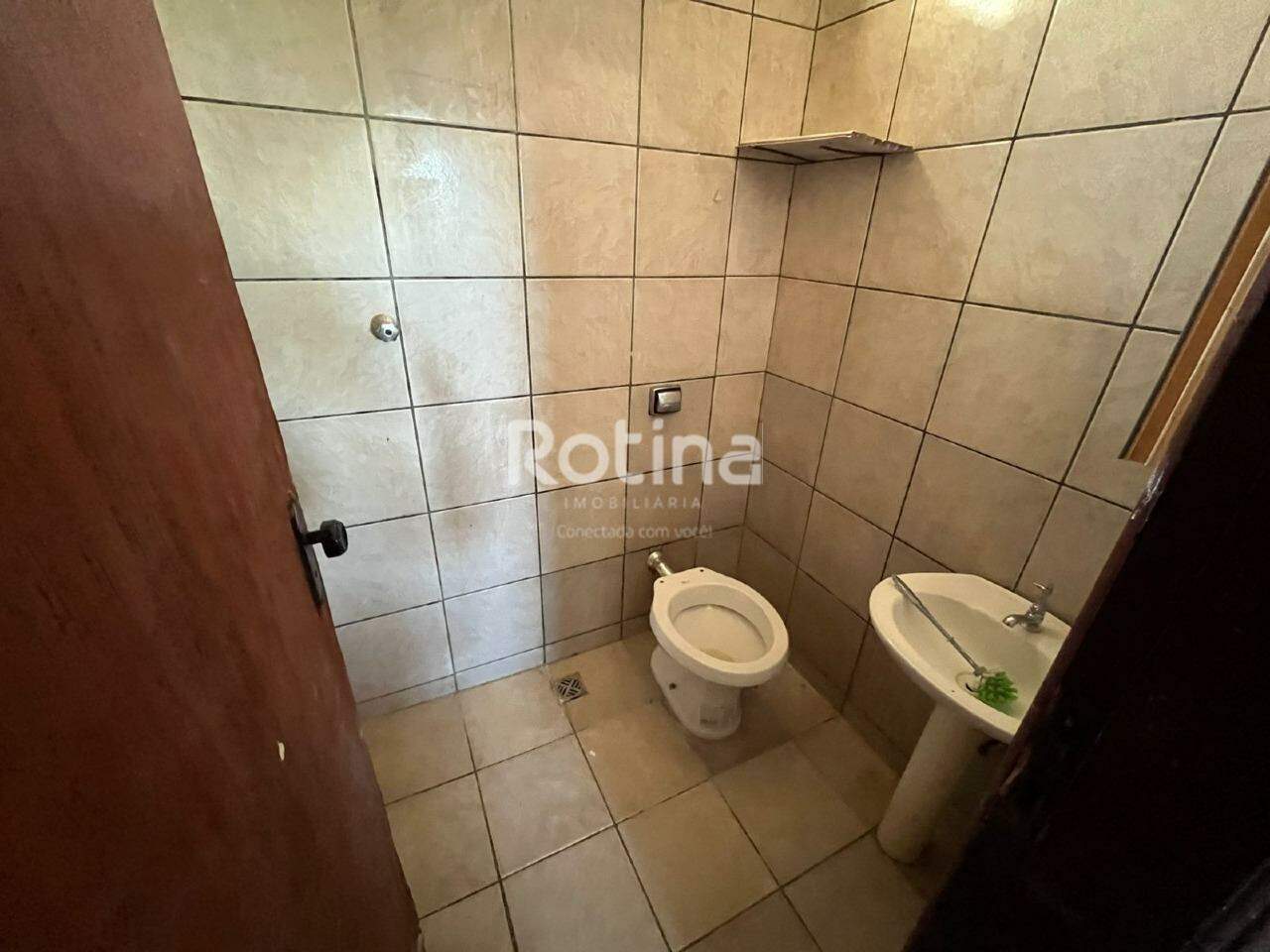 Casa para alugar, 2 quartos em Uberlândia no bairro Jardim Brasília no valor de R$ 900,00 - Rotina Imobiliária: 