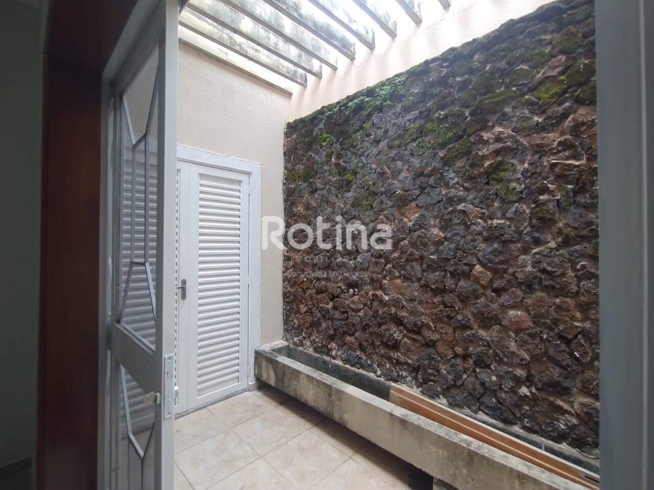 Casa para alugar, 4 quartos em Uberlândia no bairro Lídice no valor de R$ 4.400,00 - Rotina Imobiliária: 