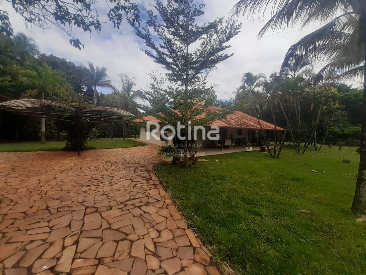 Casa Condomínio Fechado à venda, 2 quartos em Uberlândia no bairro Morada do Sol no valor de R$ 2.150.000,00 - Rotina Imobiliária: 