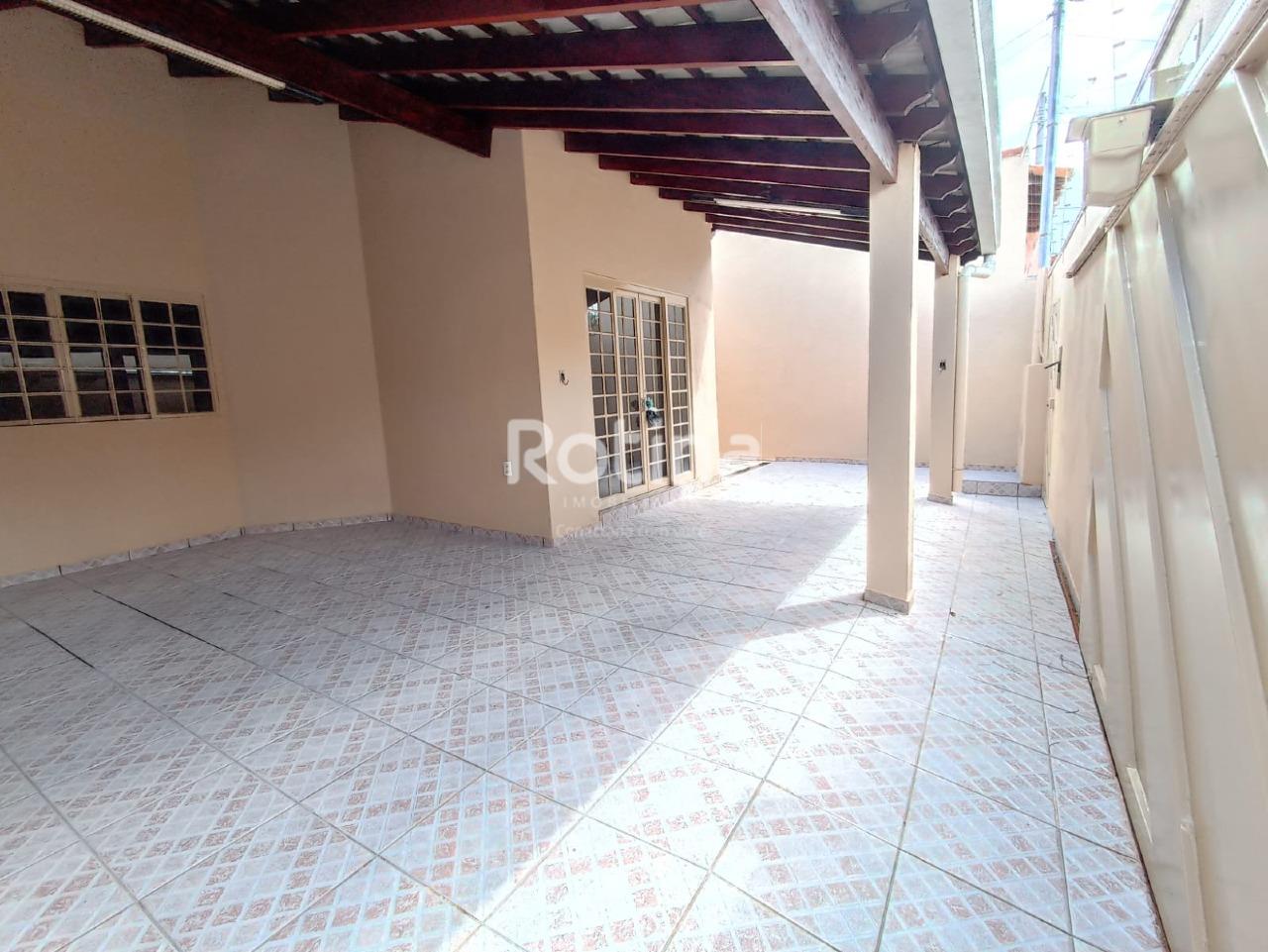 Casa à venda, 3 quartos em Uberlândia no bairro Granada no valor de R$ 490.000,00 - Rotina Imobiliária: 