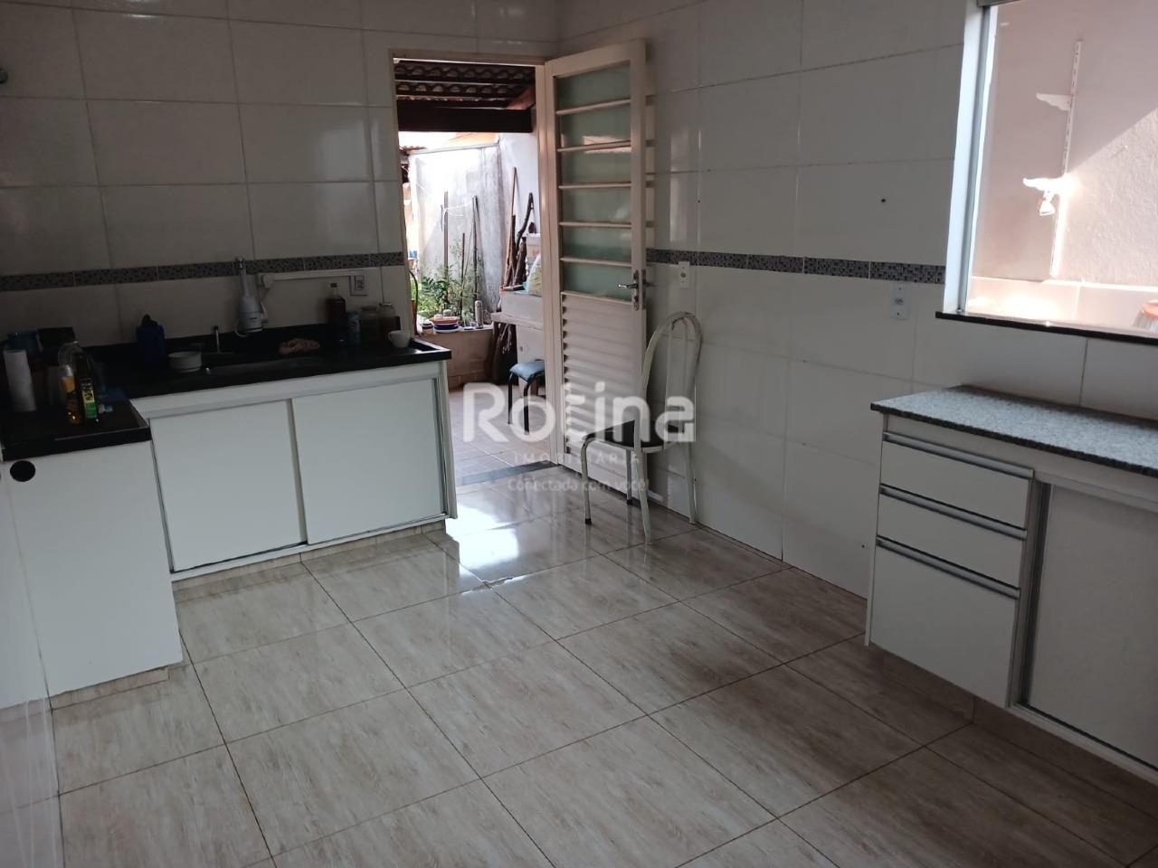 Casa à venda, 5 quartos em Uberlândia no bairro Segismundo Pereira no valor de R$ 550.000,00 - Rotina Imobiliária: 