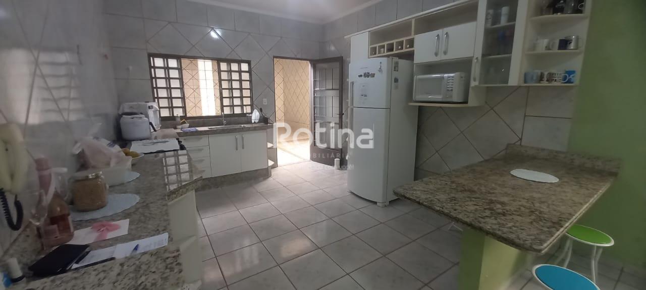 Casa à venda, 3 quartos em Uberlândia no bairro Jardim das Palmeiras no valor de R$ 510.000,00 - Rotina Imobiliária: 