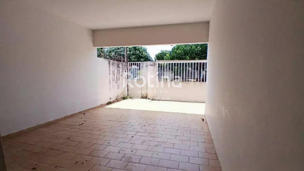 Casa à venda, 3 quartos em Uberlândia no bairro Tibery no valor de R$ 460.000,00 - Rotina Imobiliária: 