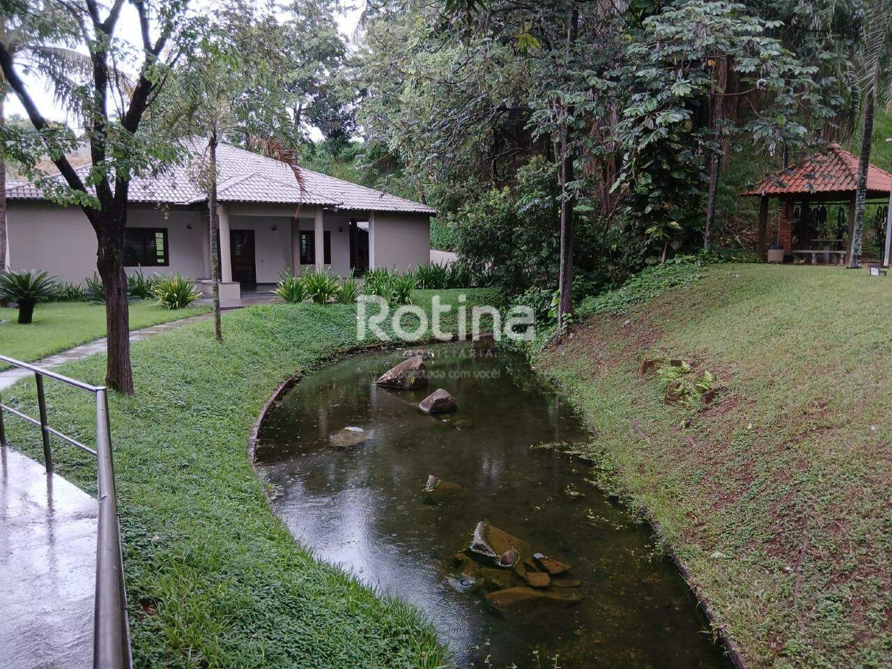 Apartamento para alugar, 3 quartos em Uberlândia no bairro Tubalina no valor de R$ 2.750,00 - Rotina Imobiliária: 