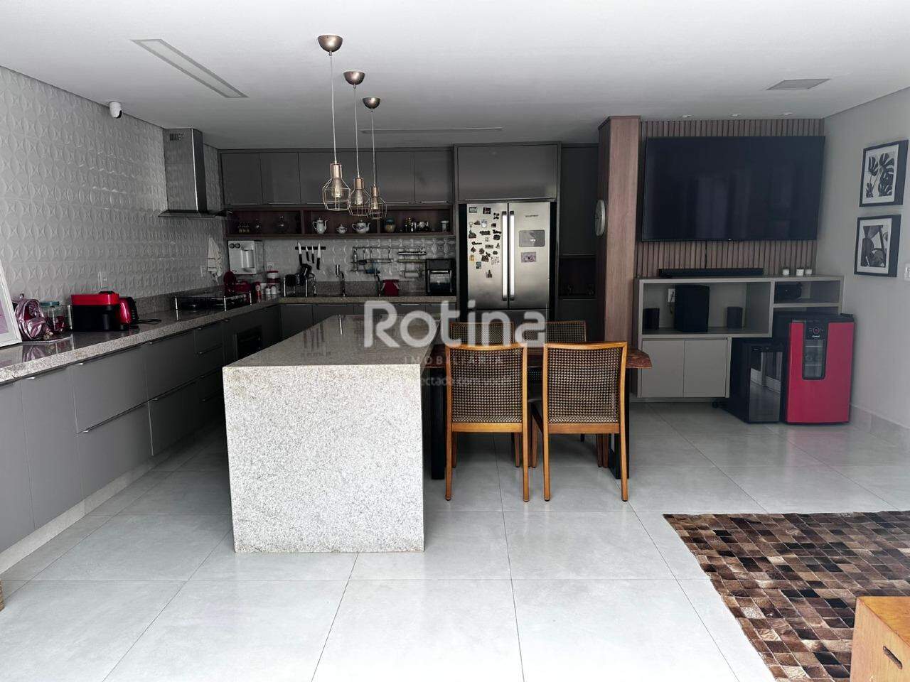 Casa Condomínio Fechado à venda, 4 quartos em Uberlândia no bairro Cond. Village Paradiso II no valor de R$ 2.050.000,00 - Rotina Imobiliária: 