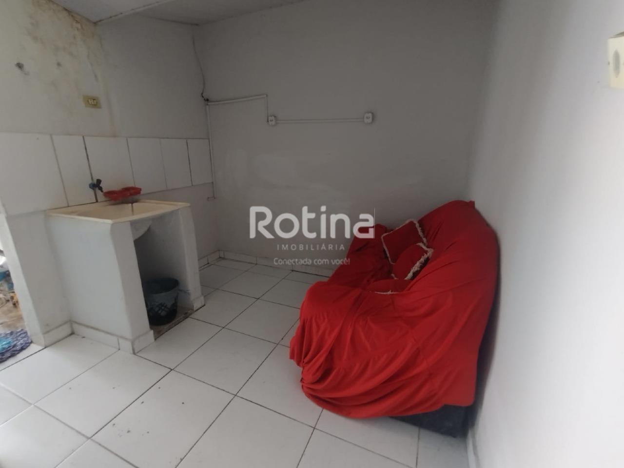 Kitnet para alugar, 1 quarto em Uberlândia no bairro Martins no valor de R$ 850,00 - Rotina Imobiliária: 