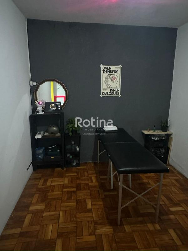 Comercial para alugar, em Uberlândia no bairro Martins no valor de R$ 1.400,00 - Rotina Imobiliária: 