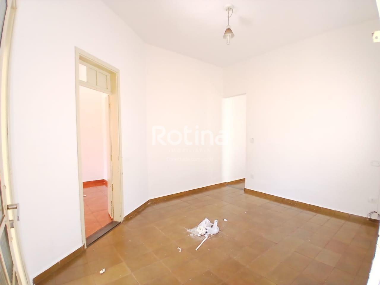 Casa para alugar, 3 quartos em Uberlândia no bairro Nossa Senhora Aparecida no valor de R$ 1.650,00 - Rotina Imobiliária: 