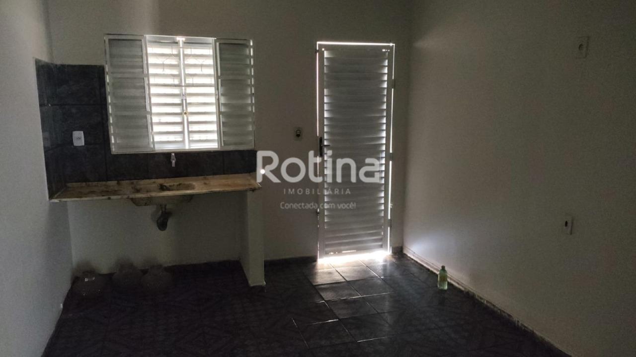Casa para alugar, 3 quartos em Uberlândia no bairro Planalto no valor de R$ 1.600,00 - Rotina Imobiliária: 