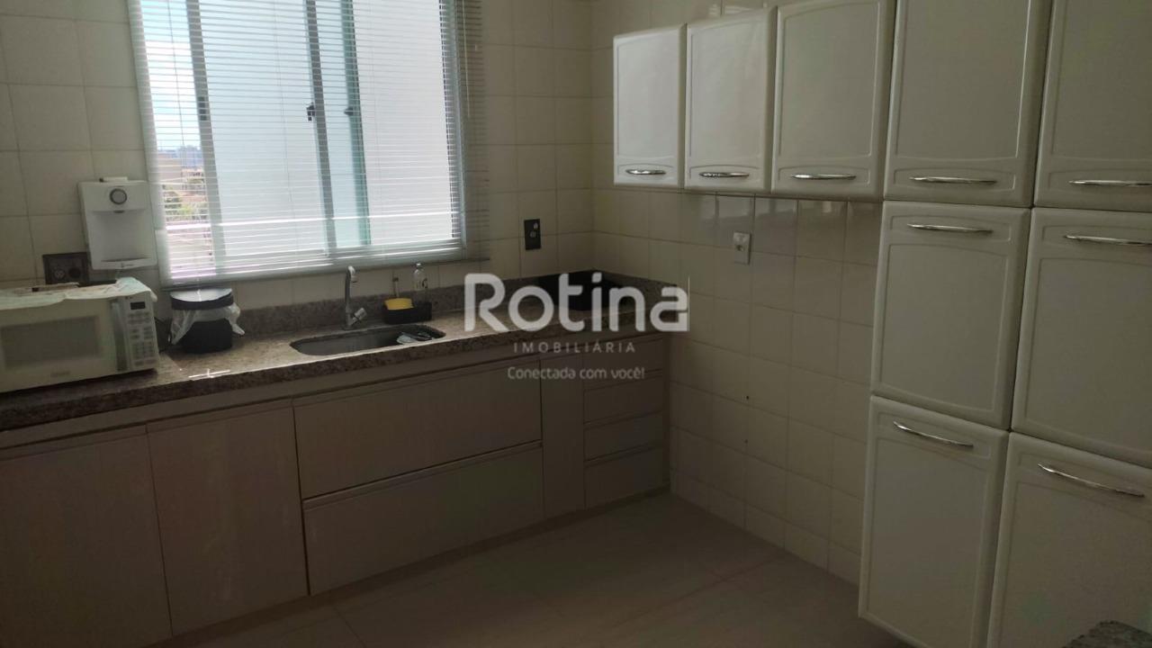 Apartamento para alugar, 2 quartos em Uberlândia no bairro Santa Mônica no valor de R$ 2.500,00 - Rotina Imobiliária: 