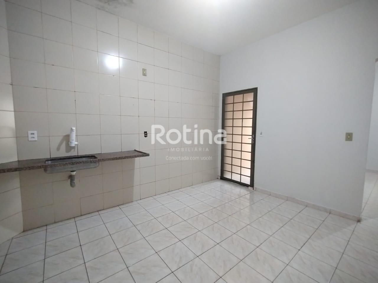 Casa para alugar, 3 quartos em Uberlândia no bairro Santa Mônica no valor de R$ 1.700,00 - Rotina Imobiliária: 