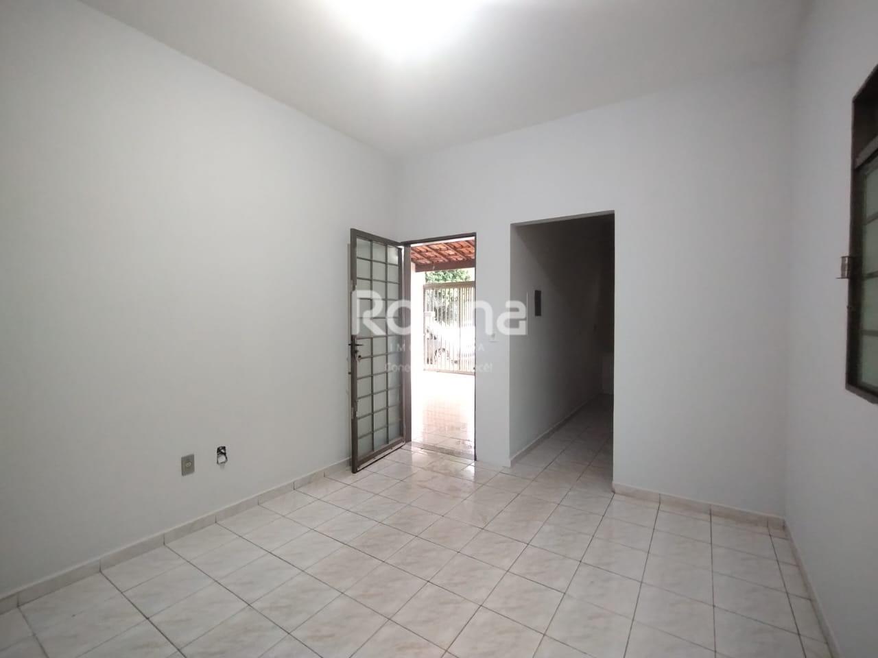 Casa para alugar, 3 quartos em Uberlândia no bairro Santa Mônica no valor de R$ 1.700,00 - Rotina Imobiliária: 