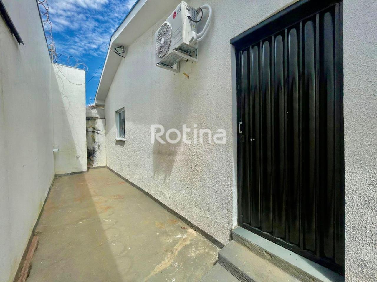 Casa à venda, 3 quartos em Uberlândia no bairro Santa Mônica no valor de R$ 1.300.000,00 - Rotina Imobiliária: 