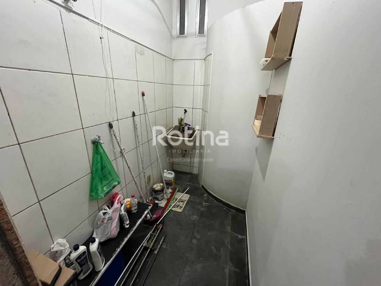 Casa para alugar, em Uberlândia no bairro Nossa Senhora Aparecida no valor de R$ 1.600,00 - Rotina Imobiliária: 