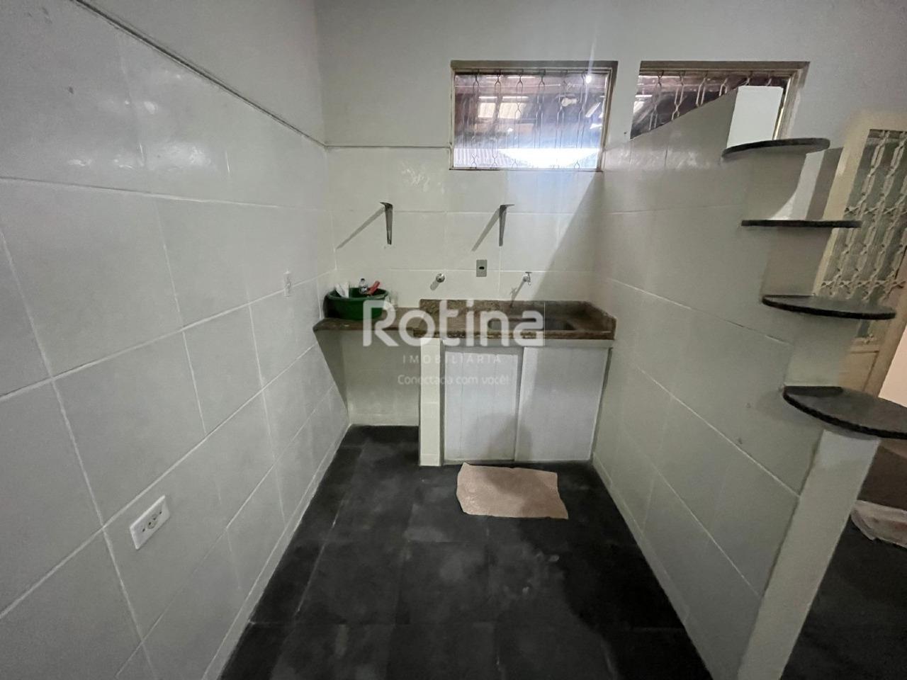Casa para alugar, em Uberlândia no bairro Nossa Senhora Aparecida no valor de R$ 1.600,00 - Rotina Imobiliária: 