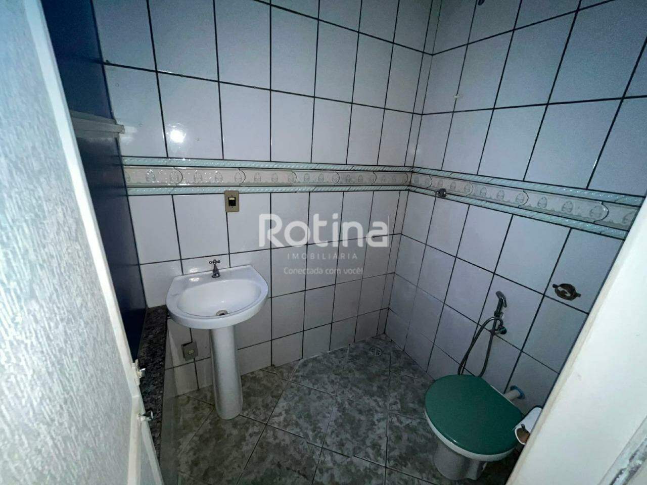 Casa para alugar, em Uberlândia no bairro Nossa Senhora Aparecida no valor de R$ 1.620,00 - Rotina Imobiliária: 