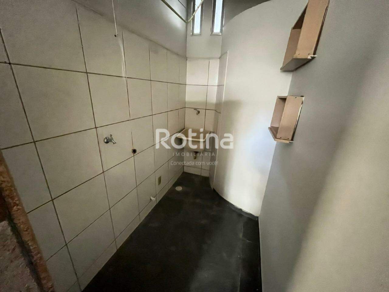 Casa para alugar, em Uberlândia no bairro Nossa Senhora Aparecida no valor de R$ 1.620,00 - Rotina Imobiliária: 
