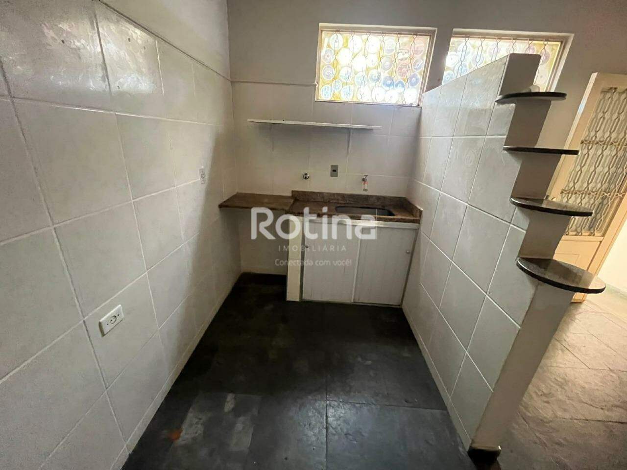 Casa para alugar, em Uberlândia no bairro Nossa Senhora Aparecida no valor de R$ 1.620,00 - Rotina Imobiliária: 
