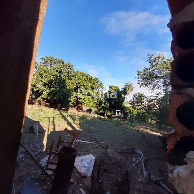Área à venda, em Uberlândia no bairro Chacaras Tubalina e Quartel no valor de R$ 2.500.000,00 - Rotina Imobiliária: 