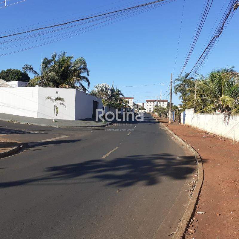 Área à venda, em Uberlândia no bairro Chacaras Tubalina e Quartel no valor de R$ 2.500.000,00 - Rotina Imobiliária: 