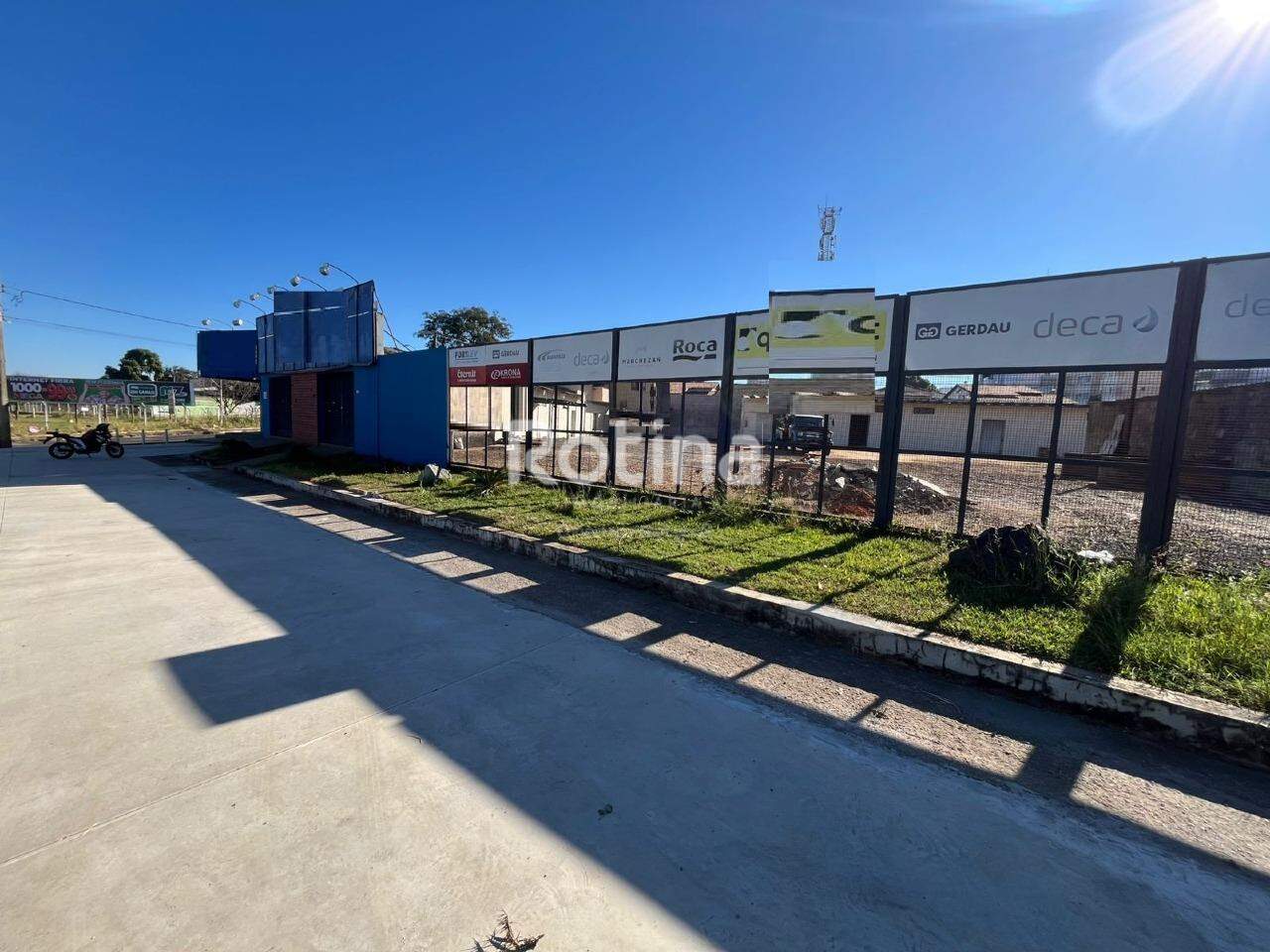Loja para alugar, em Uberlândia no bairro Segismundo Pereira no valor de R$ 20.000,00 - Rotina Imobiliária: 