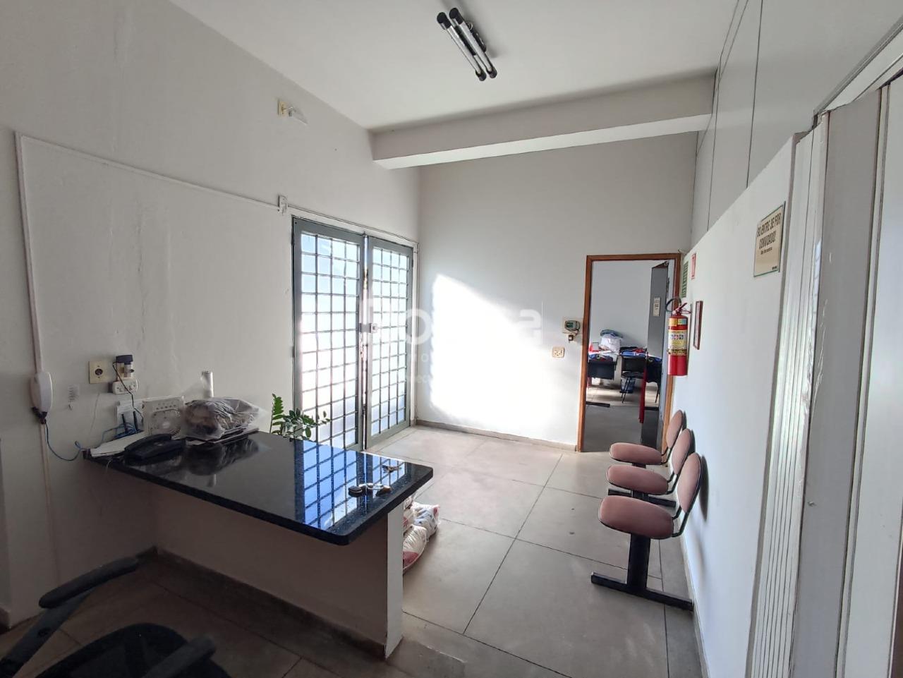 Galpão à venda, em Uberlândia no bairro Santa Mônica no valor de R$ 790.000,00 - Rotina Imobiliária: 