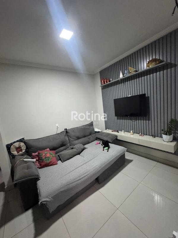 Casa para alugar, 3 quartos em Uberlândia no bairro São Jorge no valor de R$ 2.300,00 - Rotina Imobiliária: 