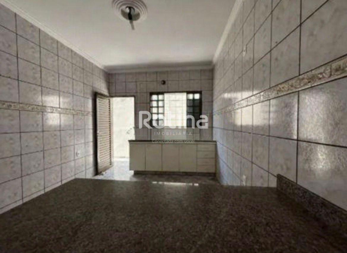 Casa à venda, 3 quartos em Uberlândia no bairro Cidade Jardim no valor de R$ 610.000,00 - Rotina Imobiliária: 