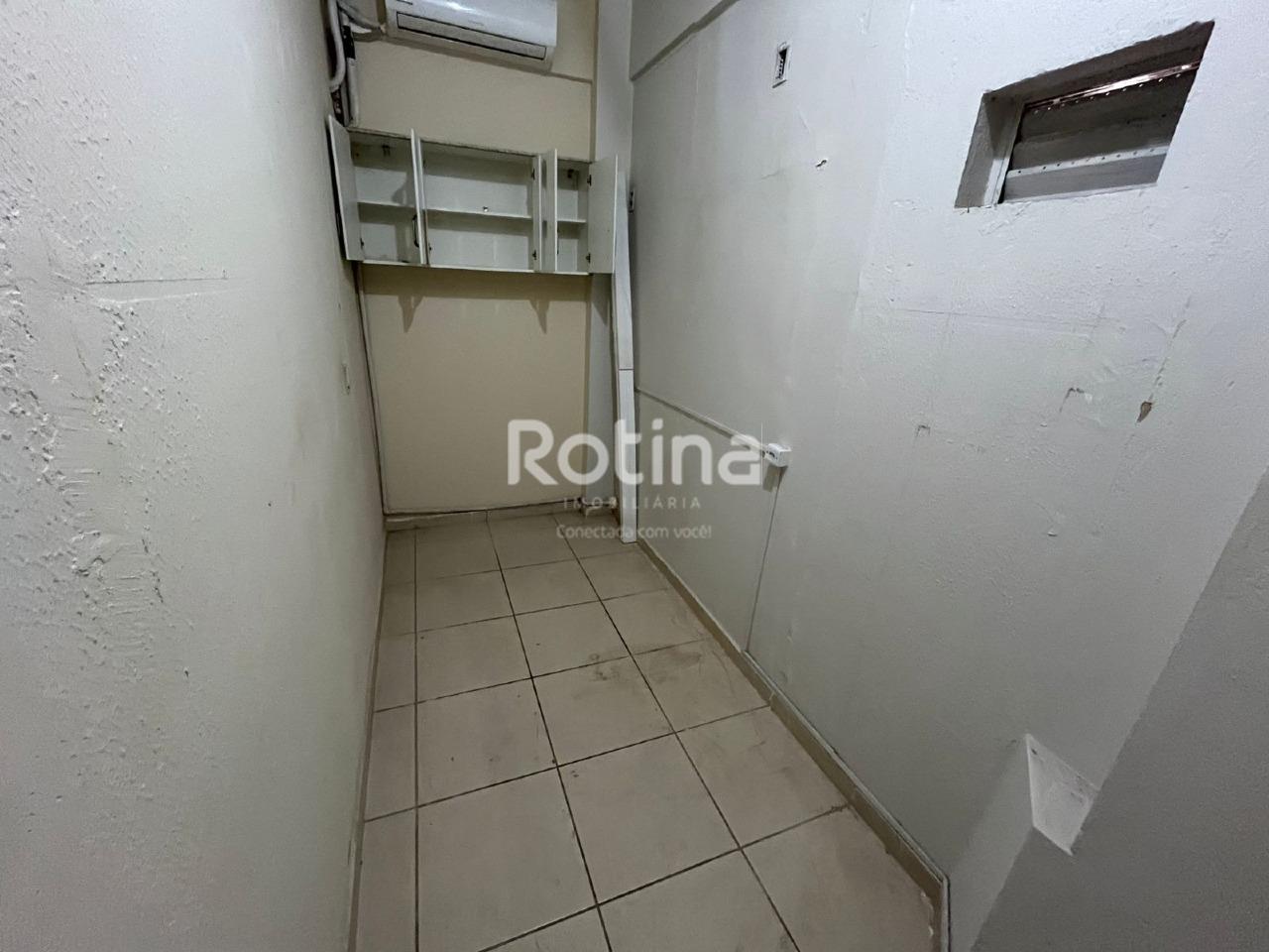 Loja para alugar, em Uberlândia no bairro Saraiva no valor de R$ 750,00 - Rotina Imobiliária: 