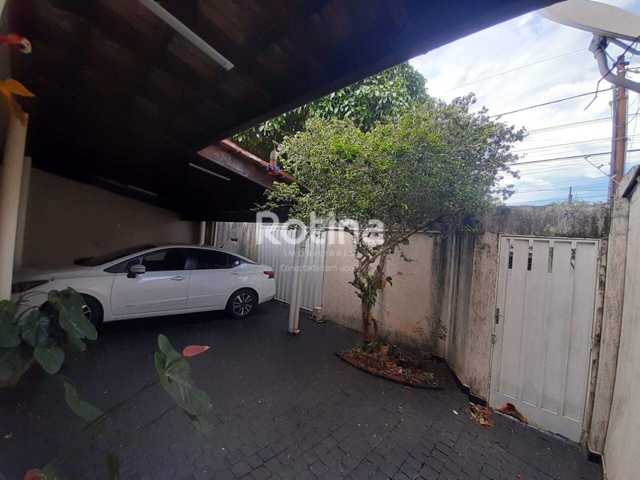 Casa à venda, 3 quartos em Uberlândia no bairro Cidade Jardim no valor de R$ 480.000,00 - Rotina Imobiliária: 